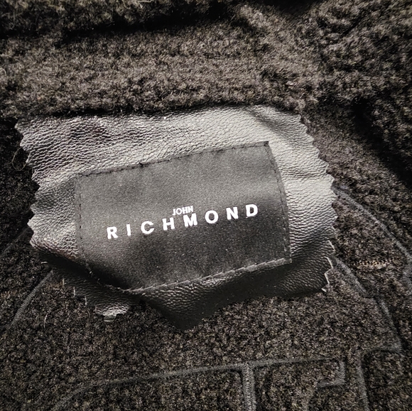 Never worn John Richmond kids faux leather jacket size 4 - Picture 3 of 7